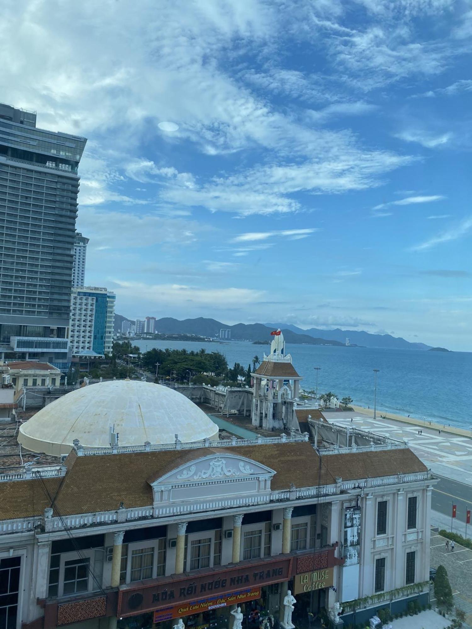 Happy Light Central Nha Trang Bagian luar foto